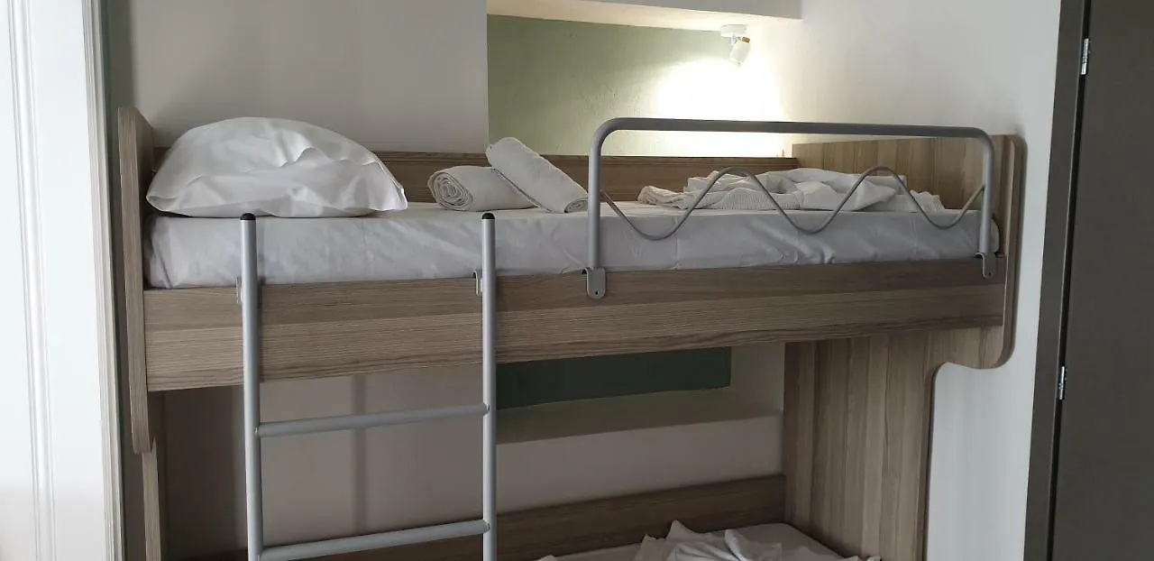 Magda Studio Nea Roda 3 0*,  Grecia