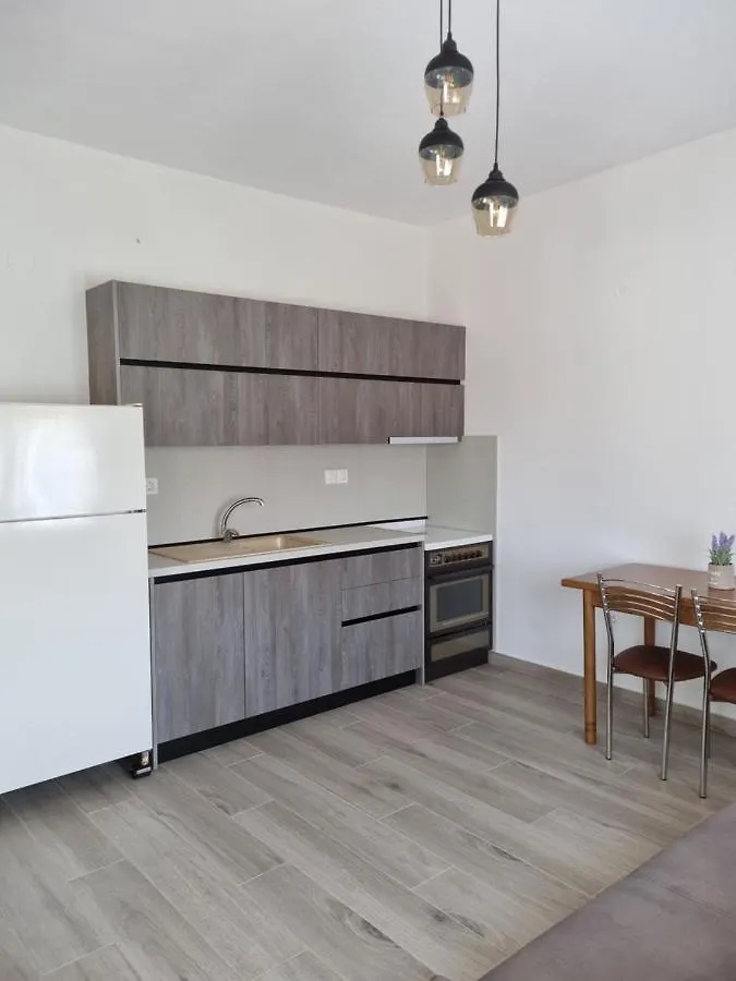 Chriselia Apartment Nea Roda