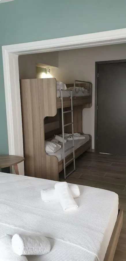 Chriselia Apartment Nea Roda